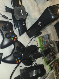 XBOX 360 18 games 2 controller wirel