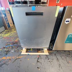 Cafe Modern Glass 24 Inch Top Control Smart Dishwasher  CDP888M5V1SS