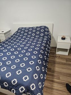 Bedroom Set for Sale – Excellent Condition