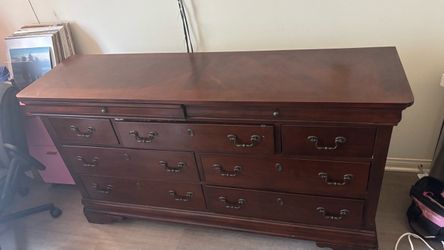 Dresser