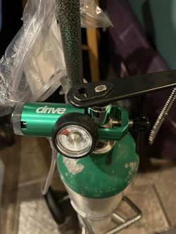 Oxygen Cylinder Kit On Cart