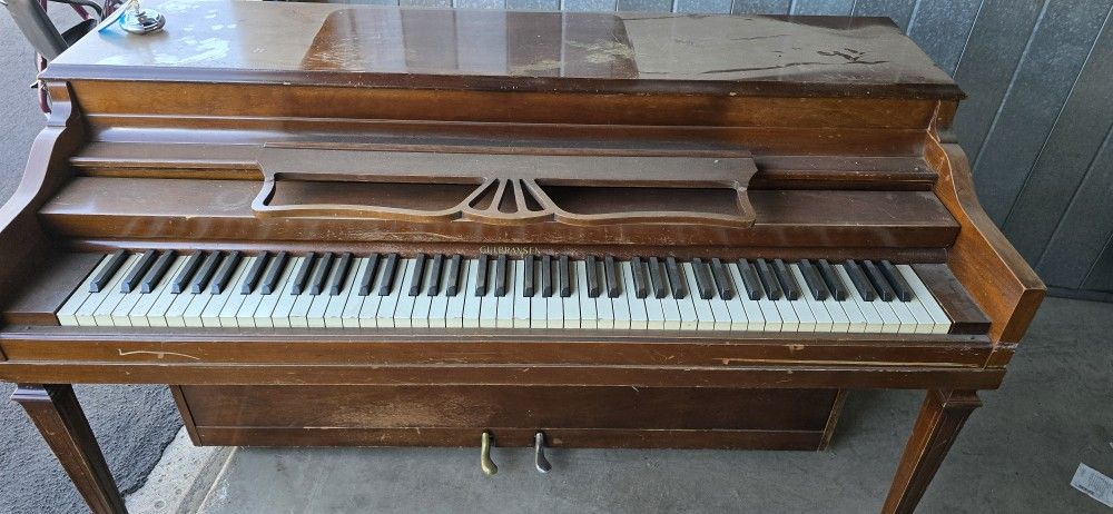 Free Piano