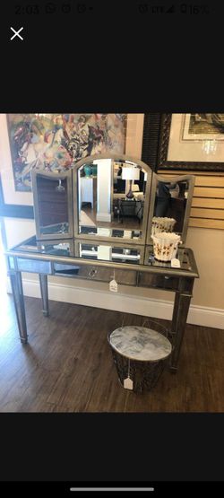Pier 1 makeup dresser