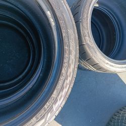 4 llantas 215 45 R18 Road Hugger GTZ