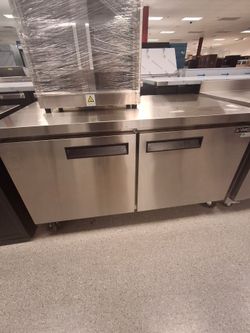 Undercounter refrigerator