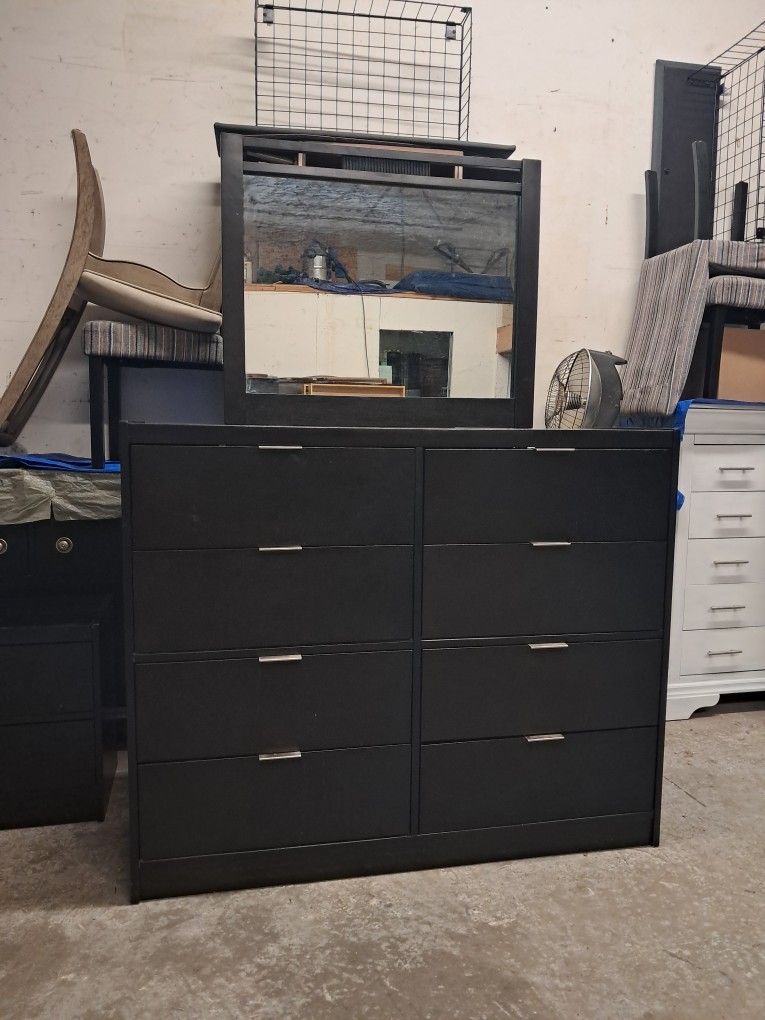 Modern Black 8 Drawer Dresser with Tempered Glass and Mirror