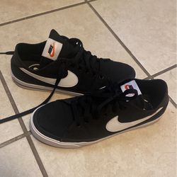 Nike Shoes  Size 9