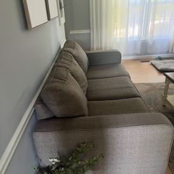 Couch 125 OBO