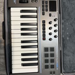 Midi Controller Nectar Impact LX 25+