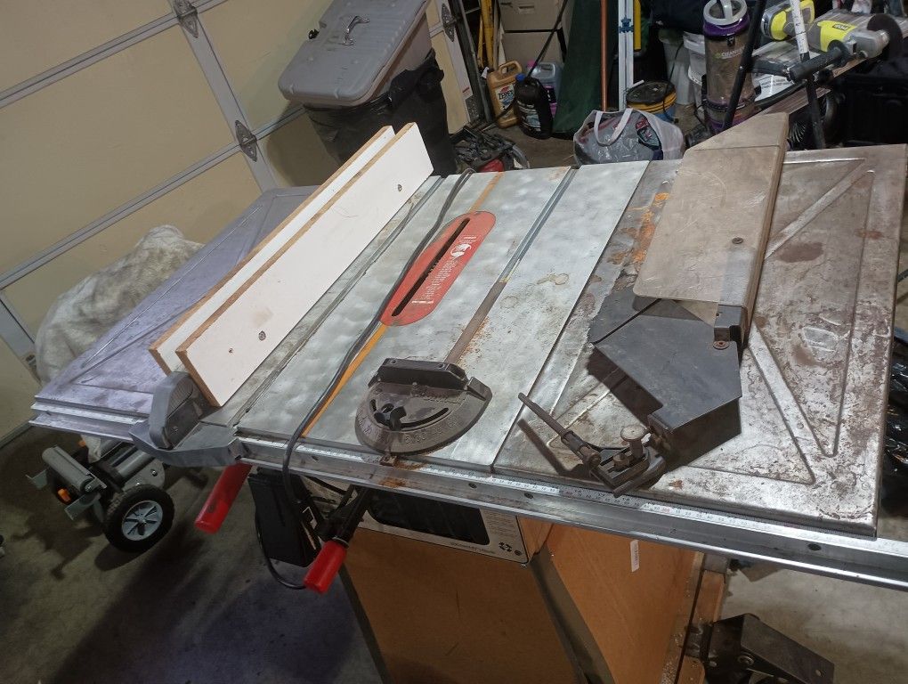 Free DeWalt Uppercut Table Saw And Working Condition