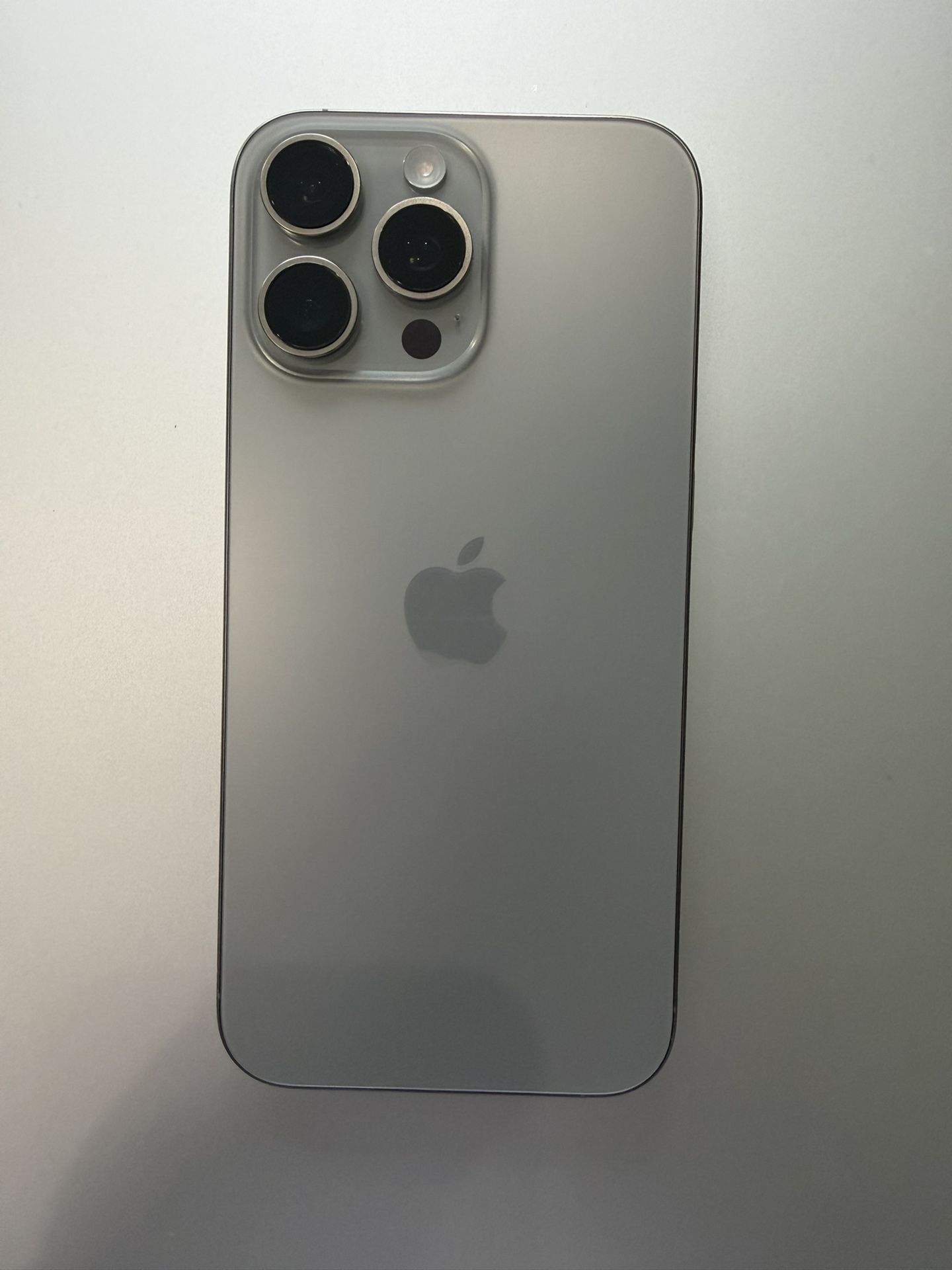 iPhone 16 Pro Max – Natural Titanium – 256GB – Mint – $875 (Firm) – AppleCare+ (Optional)