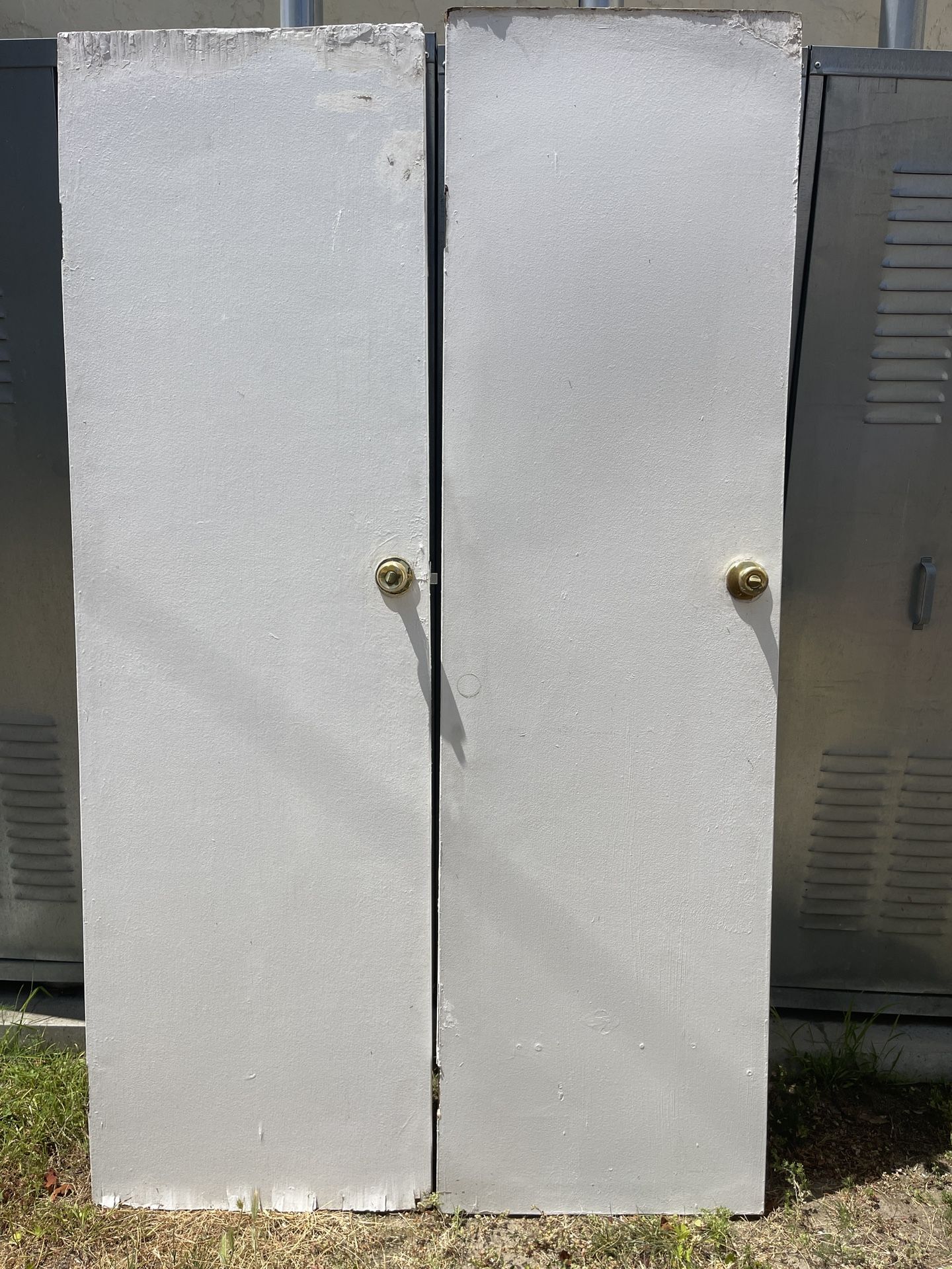 24” doors with handles