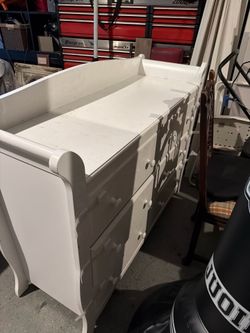 Dresser