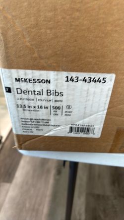 Dental bibs box