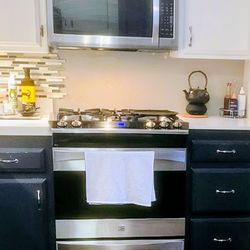 30  inch  OTR Microwave and Gas Range