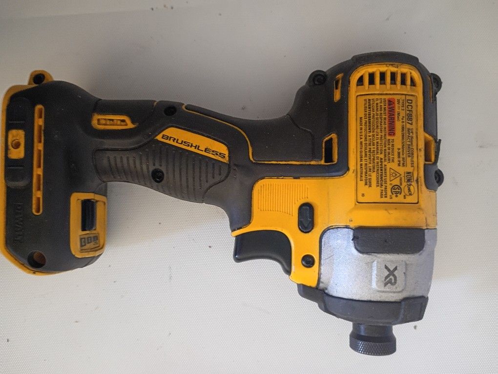 DeWalt 20 V Impact Drill 