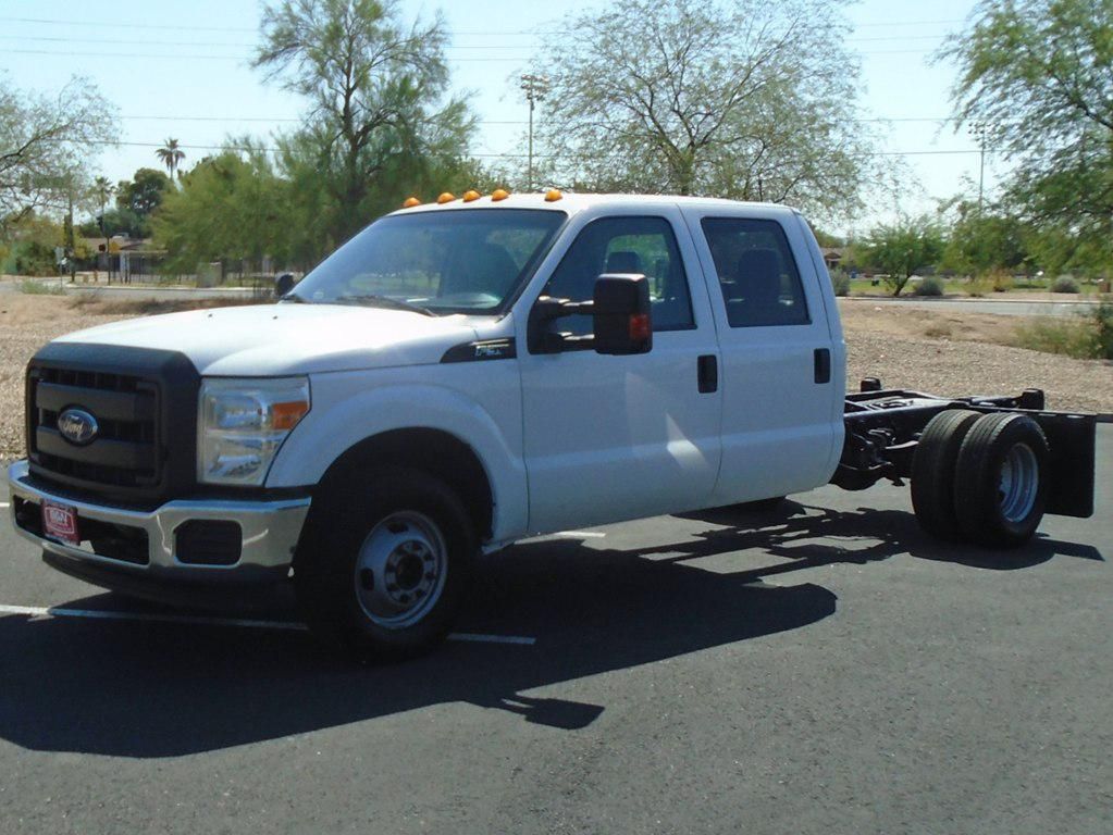 2016 Ford F-350 Chassis