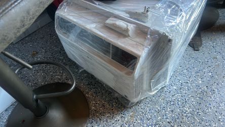 LG dual converter window air-conditioning like new