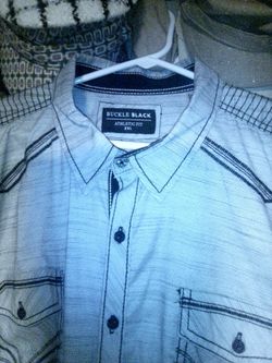 Buckle shirt xxl 30$