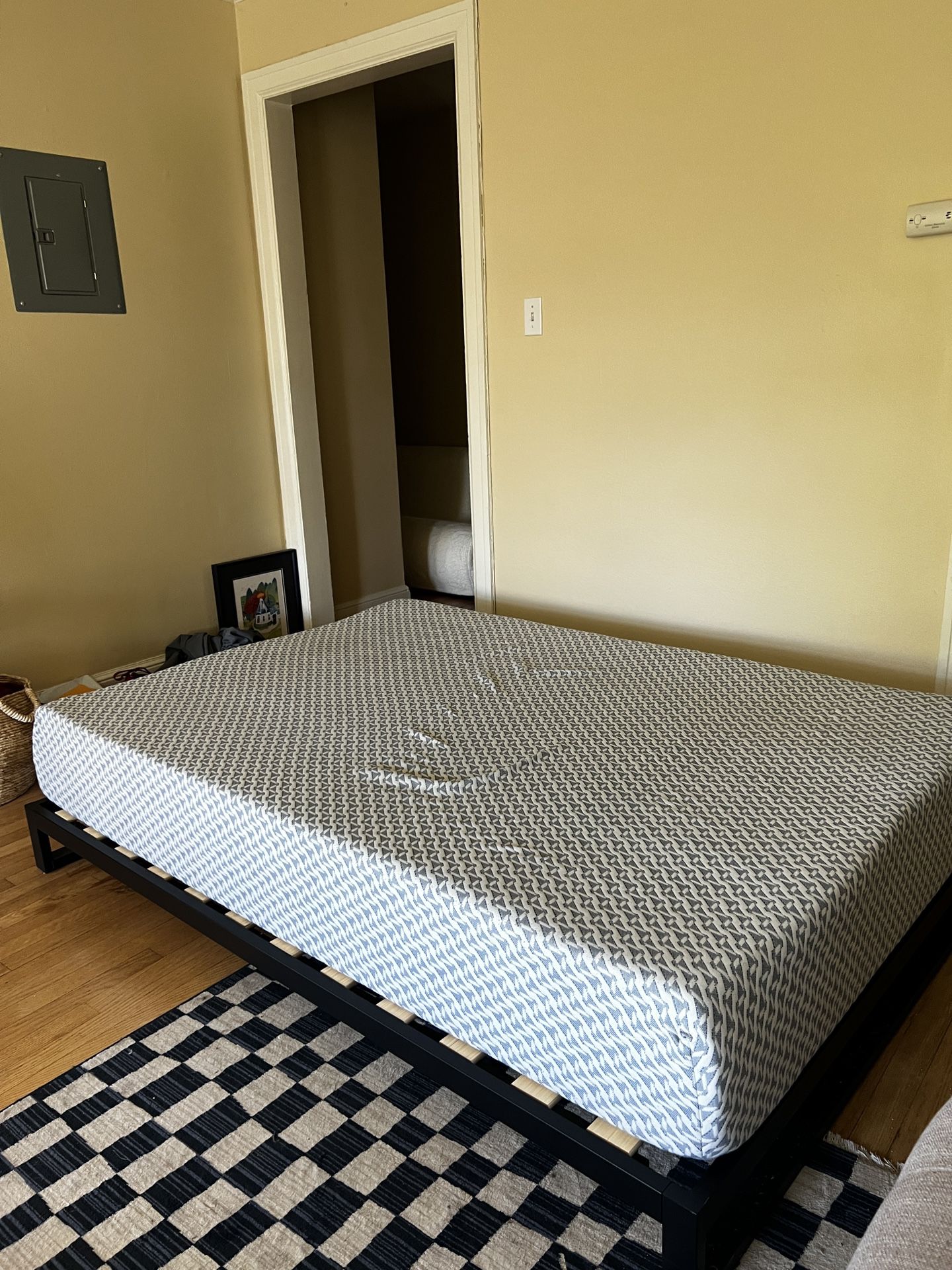 Full Mattress And Bed Frame 