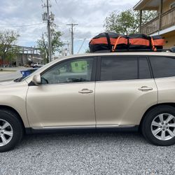Car Top Cargo Carrier - 20 Cubic Feet