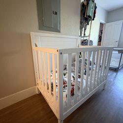 White Wooden Baby Crib 
