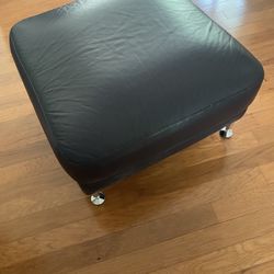 Leather Ottoman ❤️❤️❤️