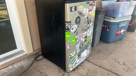 Beer fridge / mini fridge