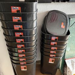 Brand New Hefty StepOn Trash Cans – 13 Gallon (17 Total)
