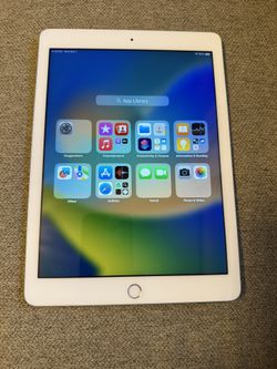 Apple iPad 5th Gen, 32GB