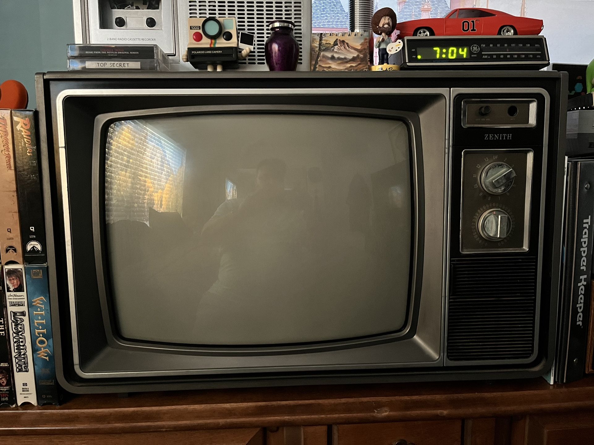 1983 Zenith 19” CRT TV (Y1908W) for Sale in Lakeside, CA - OfferUp