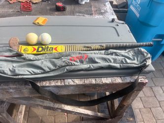 VINTAGE DITA FIELD HOCKEY STICK + BAG + 2 BALLS – $20