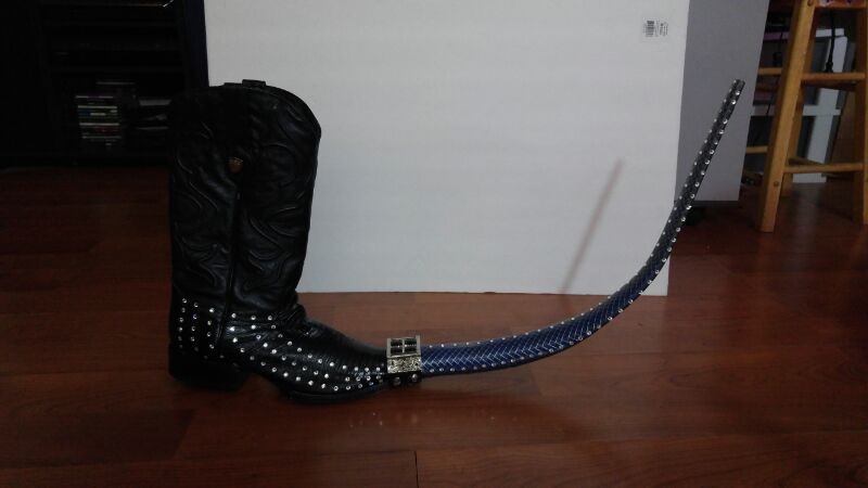 Botas tribal size 11
