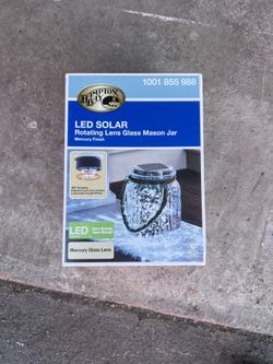 HAMPTON BAY. ROTATING LED SOLAR  BRAND NEW. 