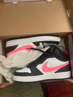 Nike Sneakers Size 7GS