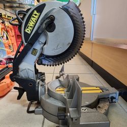 Compound Miter Saw/Dewalt