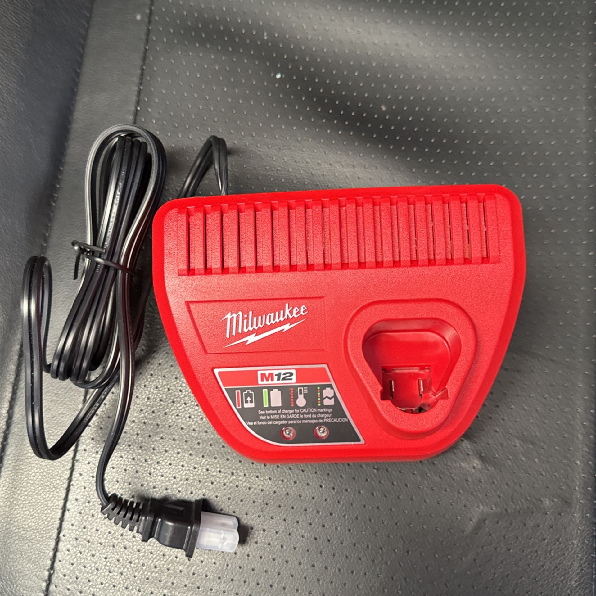 Milwaukee M12 Battery Charger