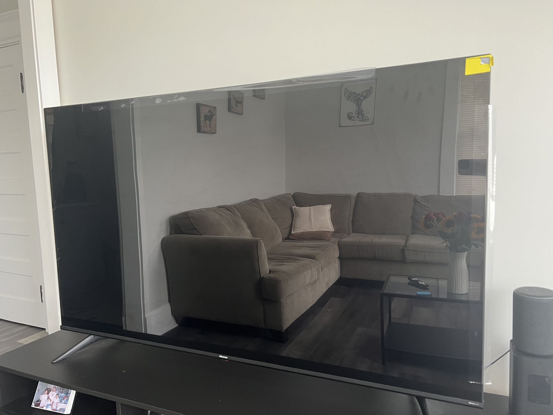 Hisense TV 65”