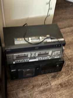 Cd player tape player and dvr