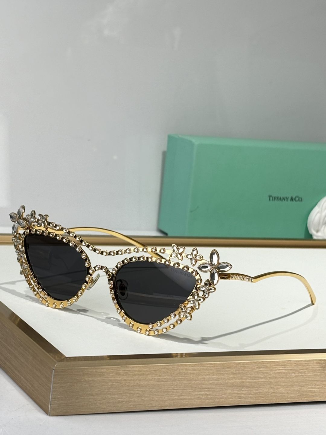 Tiffany & Co. Cat eye Eyewear