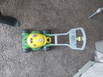 John Deere bubble mover - No batteries need it. $15