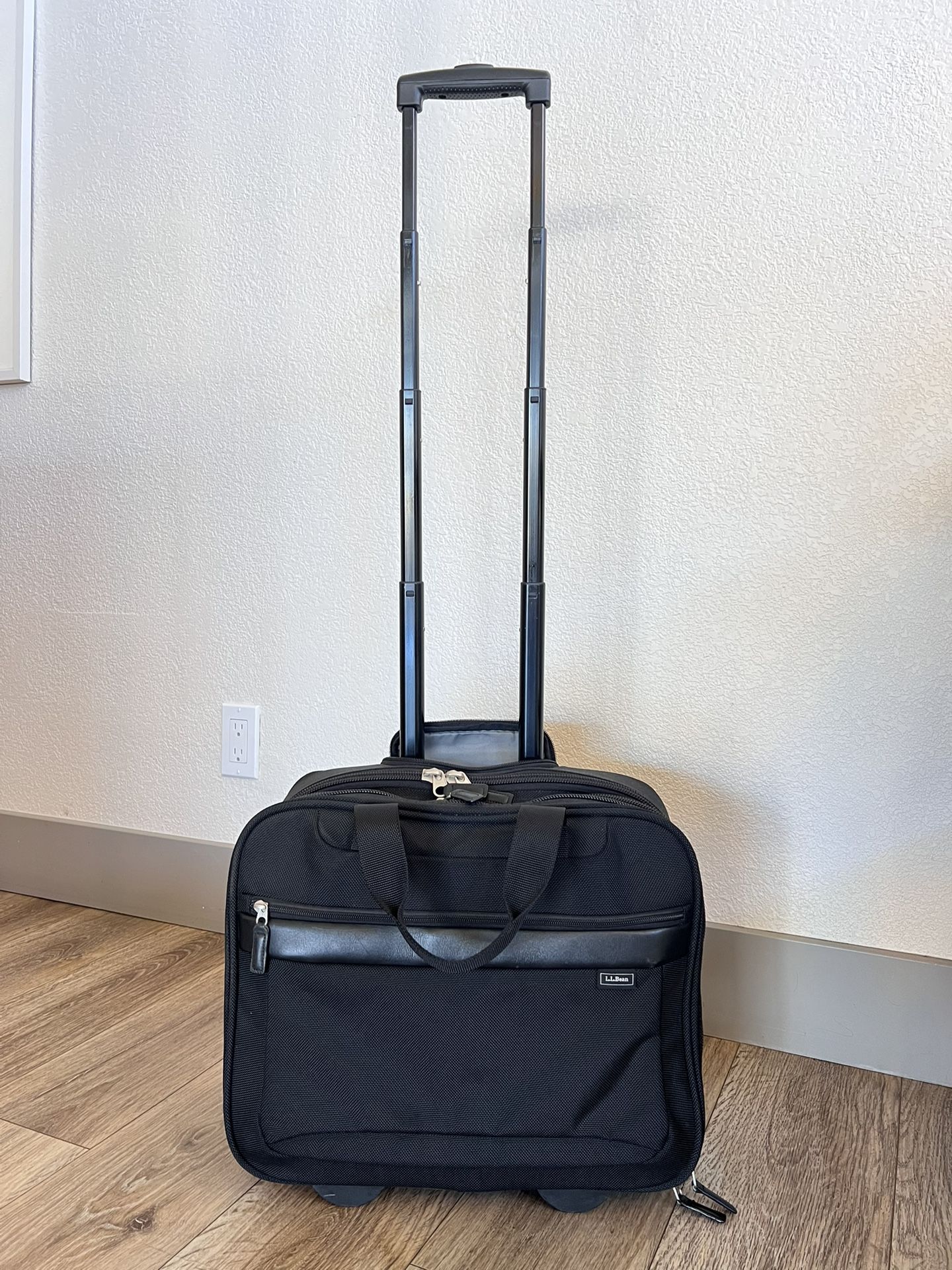 L.L. Bean Carry On Wheeled Overnighter Bag Luggage Extendable Handle