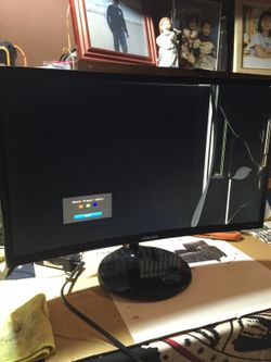 24" SAMSUNG CURVED MONITOR SCREEN IS CRACKED