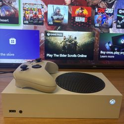 Xbox Series S 1TB White + Controller – Excellent Condition – Barely Used