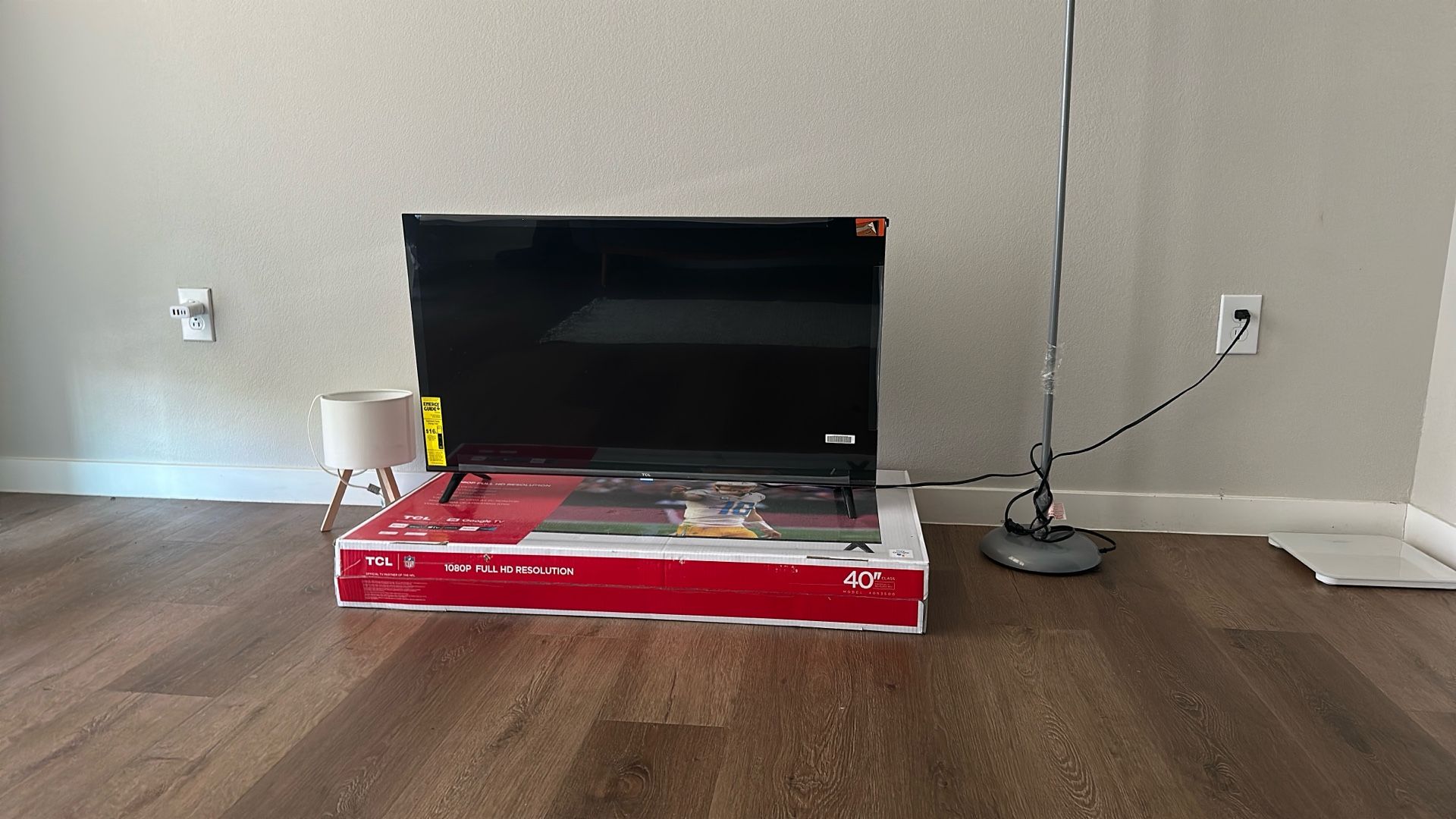 TCL TV 40 inches