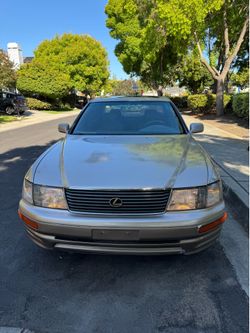 1996 Lexus LS 400