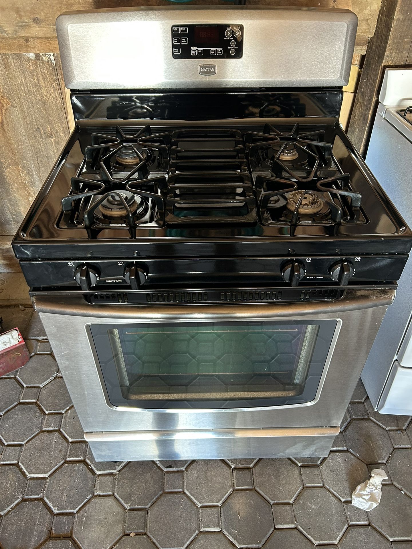 GAS STOVE