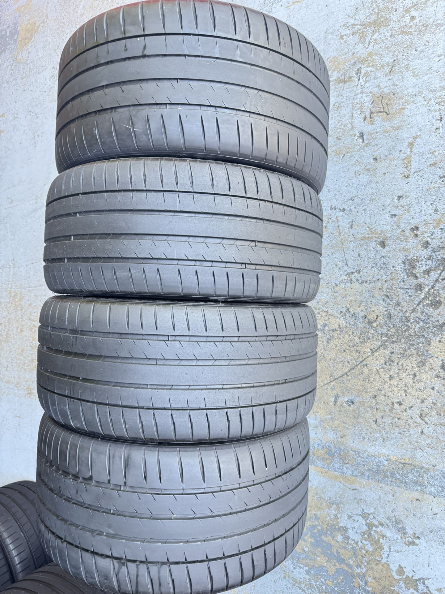 Set Of Four Two 265/35/21 And Two 295/30/21 Michelin Pilot Sport 4S With 70-85% Left Tesla Model S