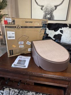 New or Like New Pet Gear Easy Step