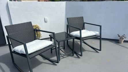 Gorgeous Patio Set with Coffee glass top Table - Like New!